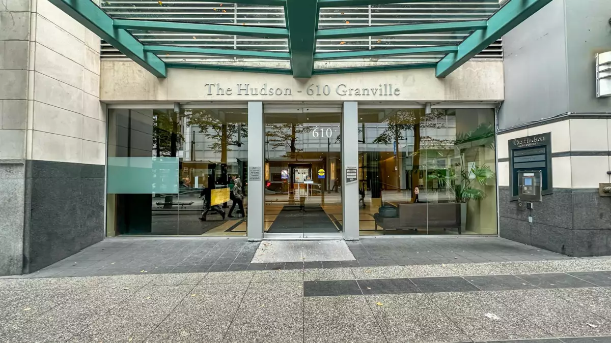 Laundry Room Photo of 616 610 Granville Street, Vancouver, BC