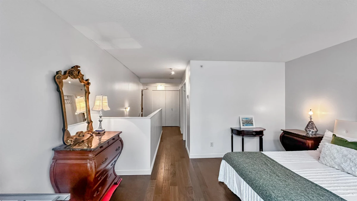 Loft / Bonus Room Photo of 616 610 Granville Street, Vancouver, BC