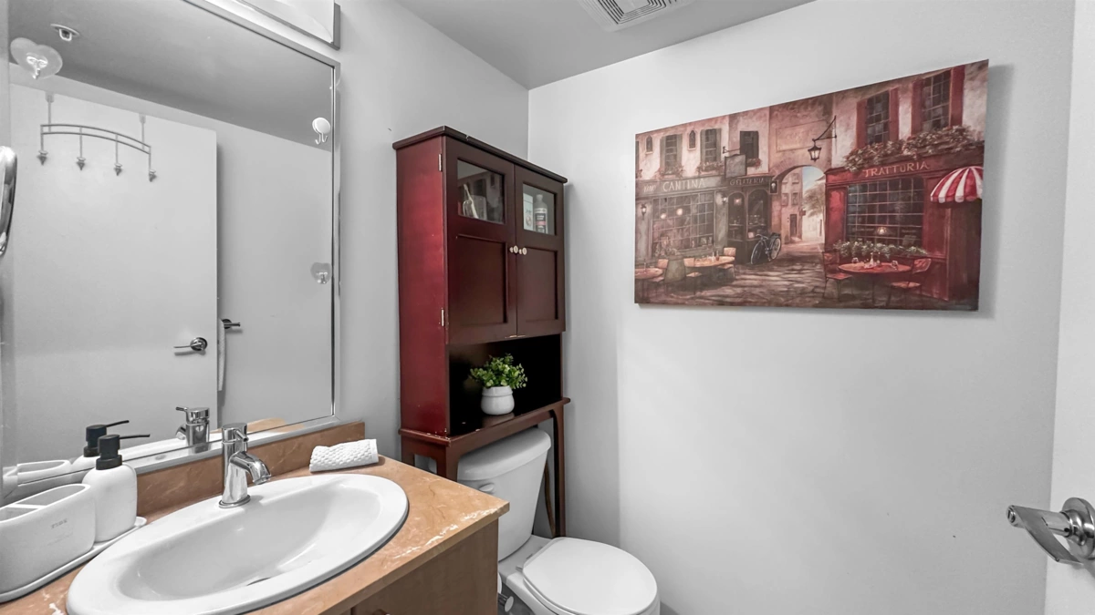 Primary Bathroom Photo of 616 610 Granville Street, Vancouver, BC