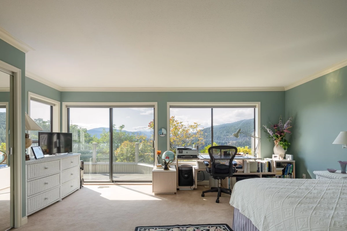 Basement Recreation Room Photo of 5267 Aspen Drive, West Vancouver, BC