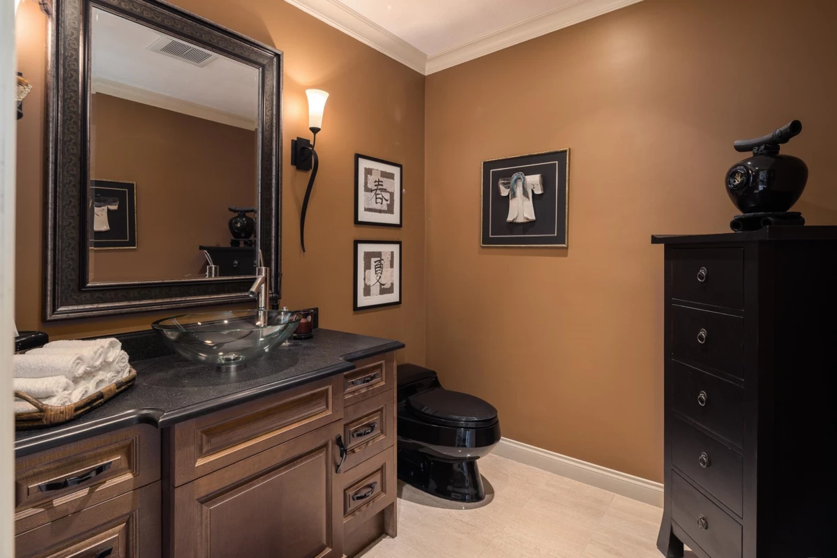 Entry Foyer Photo of 5267 Aspen Drive, West Vancouver, BC