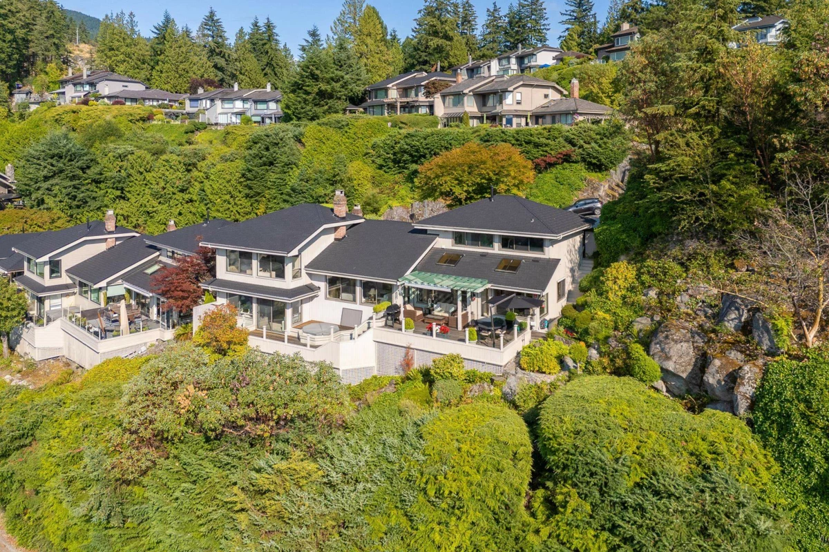 Front Yard Photo of 5267 Aspen Drive, West Vancouver, BC