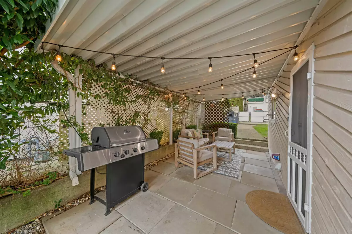 Family Room Photo of 33139 Myrtle Avenue, Mission, BC