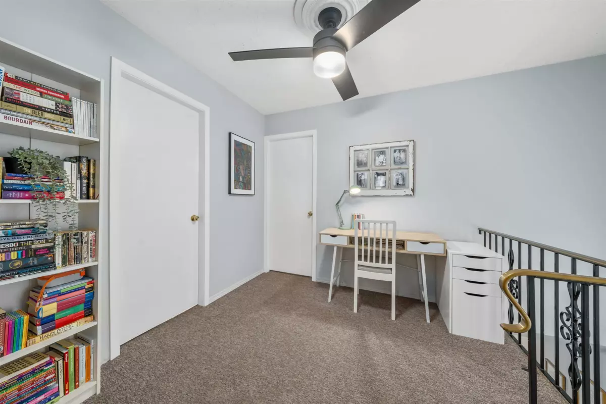 Laundry Room Photo of 33139 Myrtle Avenue, Mission, BC