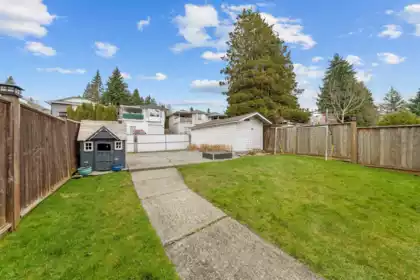 Outdoor Kitchen Photo of 33139 Myrtle Avenue, Mission, BC