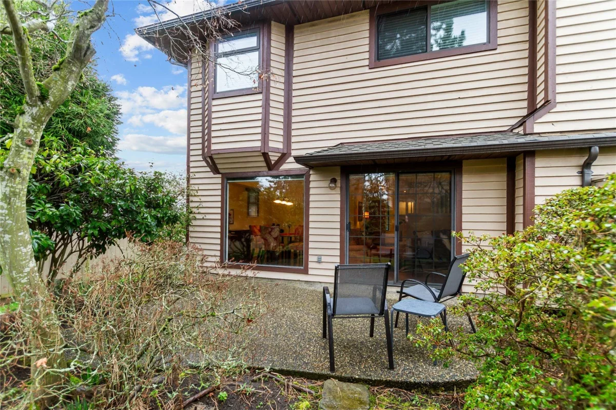 Bedroom 3 Photo of 1 15140 20 Avenue, Surrey, BC
