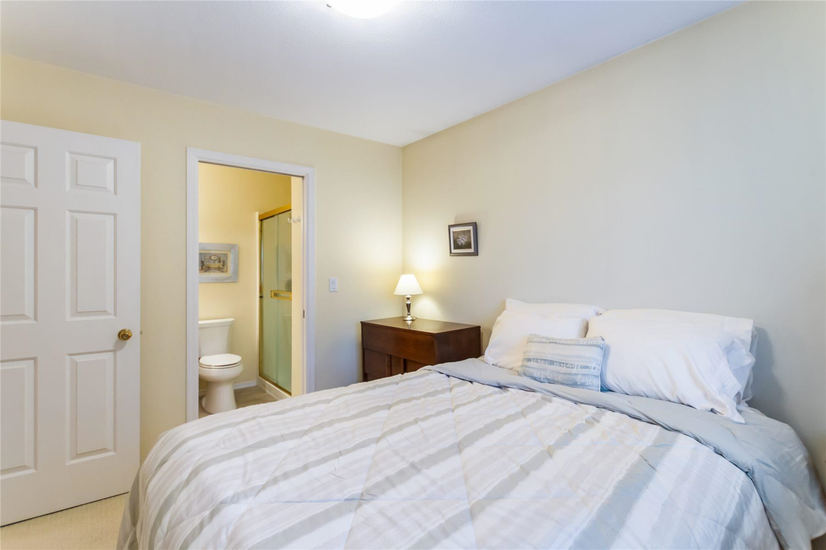 Entry Foyer Photo of 1 15140 20 Avenue, Surrey, BC