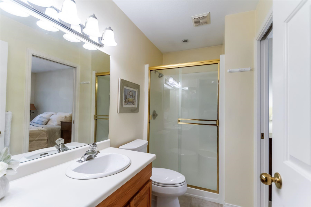 Hallway Photo of 1 15140 20 Avenue, Surrey, BC