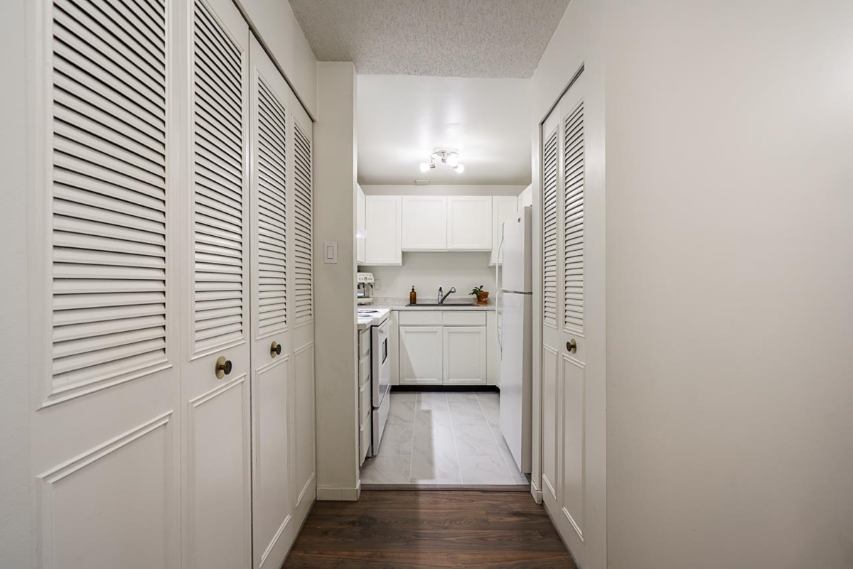 Guest Bathroom Photo of 302 936 Bute Street, Vancouver, BC