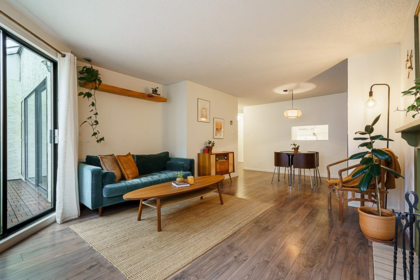 Breakfast Nook Photo of 302 936 Bute Street, Vancouver, BC
