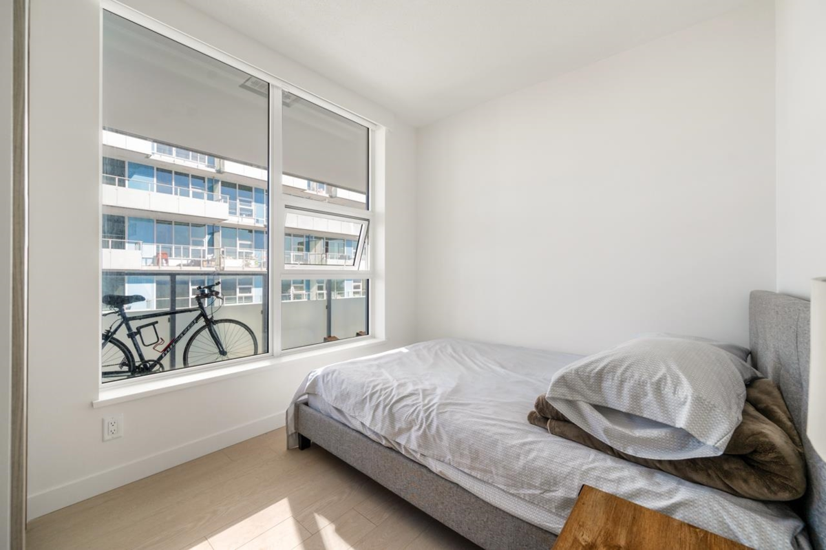 Breakfast Nook Photo of 2702 13768 100 Avenue, Surrey, BC