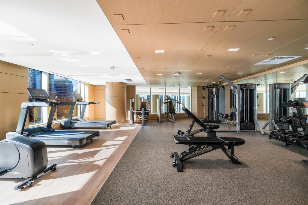 Kitchen Island Photo of 2702 13768 100 Avenue, Surrey, BC