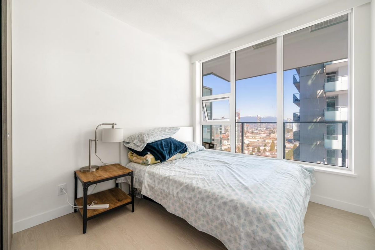 Primary Bathroom Photo of 2702 13768 100 Avenue, Surrey, BC