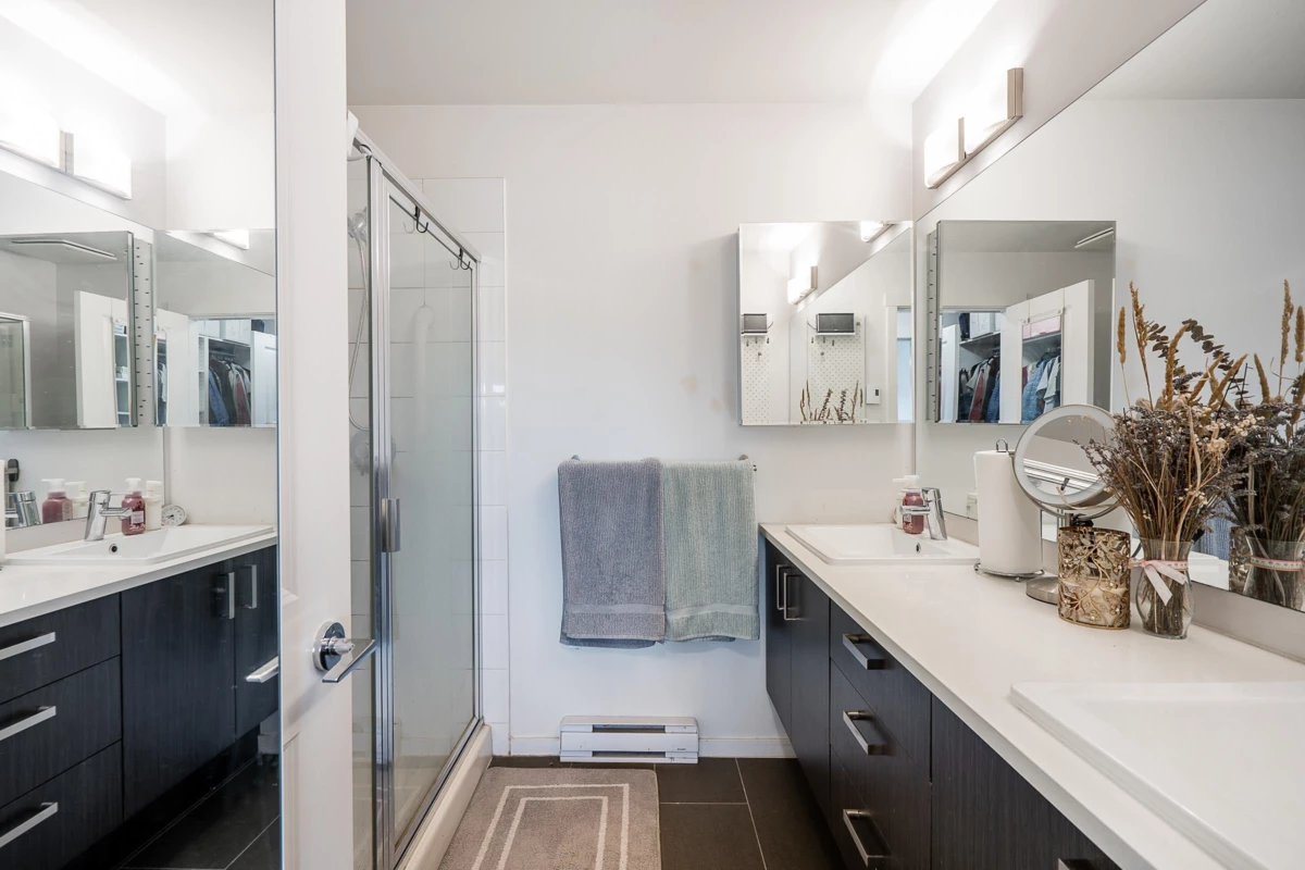 Guest Bathroom Photo of 94 8130 136a Street, Surrey, BC