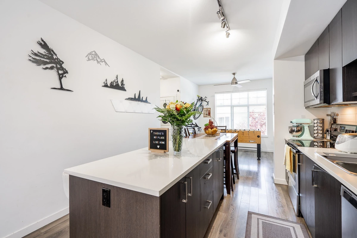 Kitchen Photo of 94 8130 136a Street, Surrey, BC