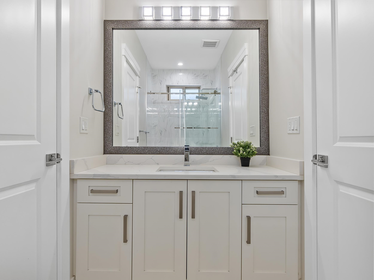 Laundry Room Photo of 8144 116a Street, Delta, BC