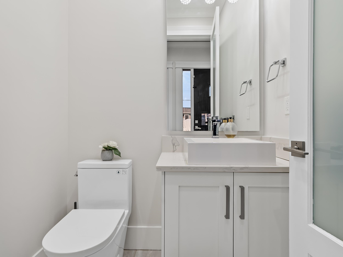 Walk-In Closet Photo of 8144 116a Street, Delta, BC