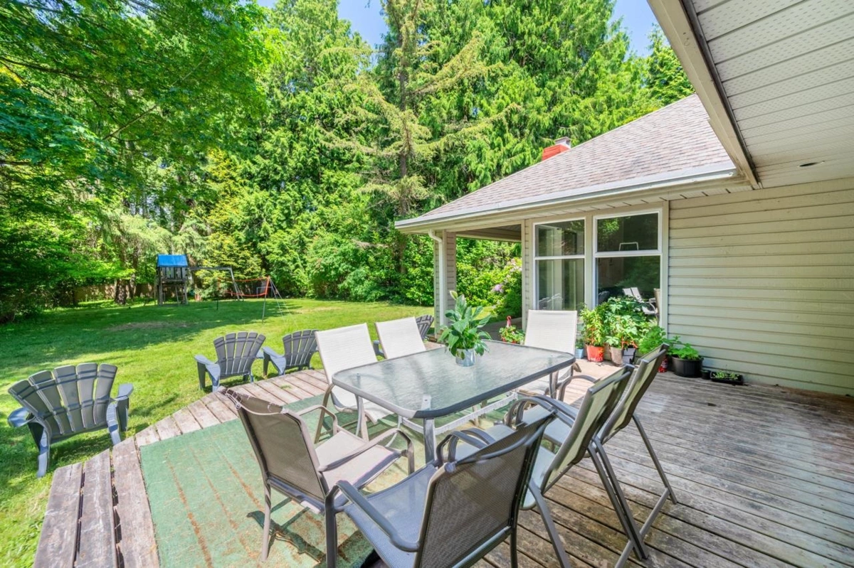 Entry Foyer Photo of 13553 25 Avenue, Surrey, BC