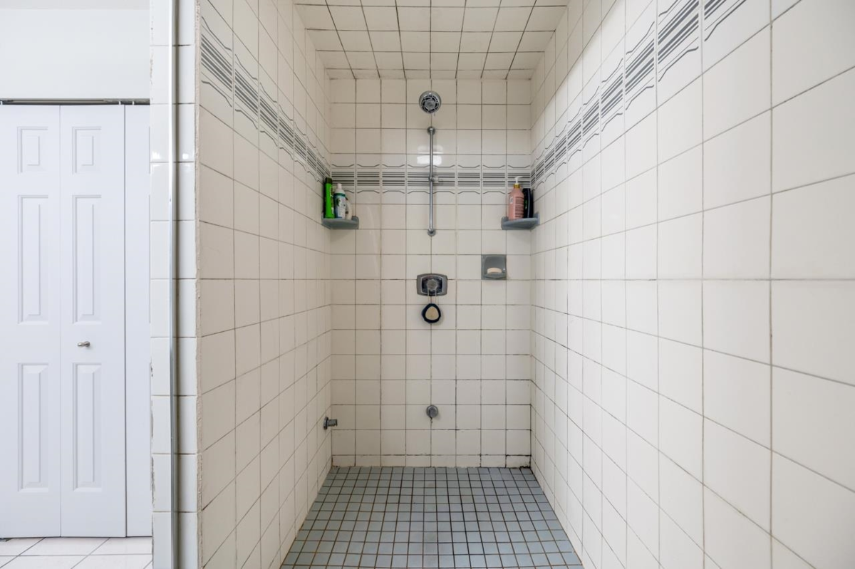 Office / Den Photo of 13553 25 Avenue, Surrey, BC