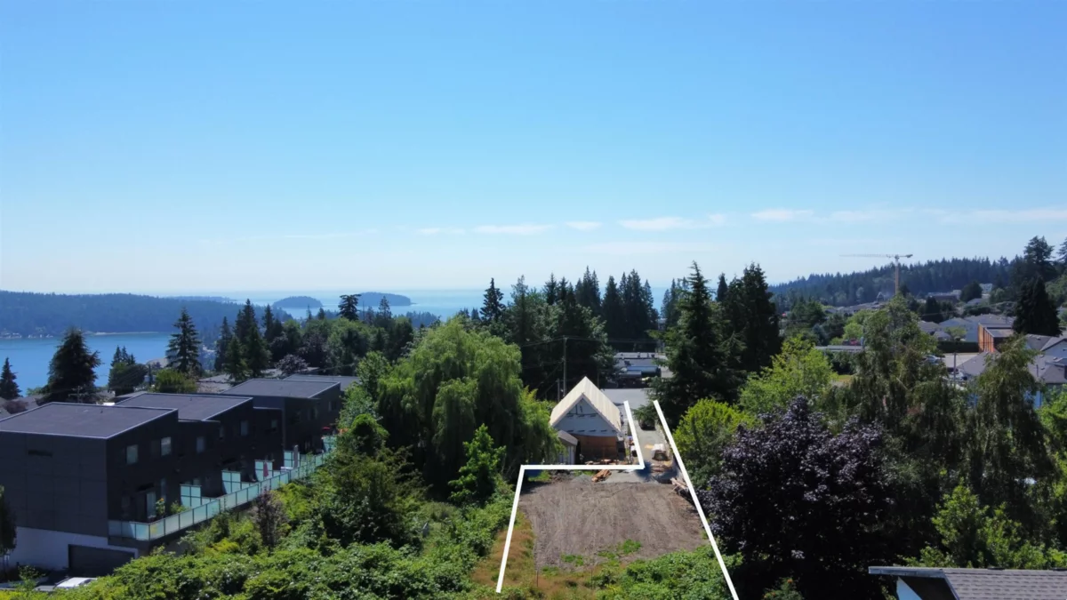 Dining Area Photo of 746 Gibsons Way, Gibsons, BC