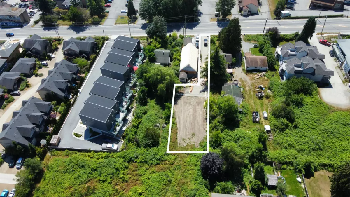 Kitchen Island Photo of 746 Gibsons Way, Gibsons, BC