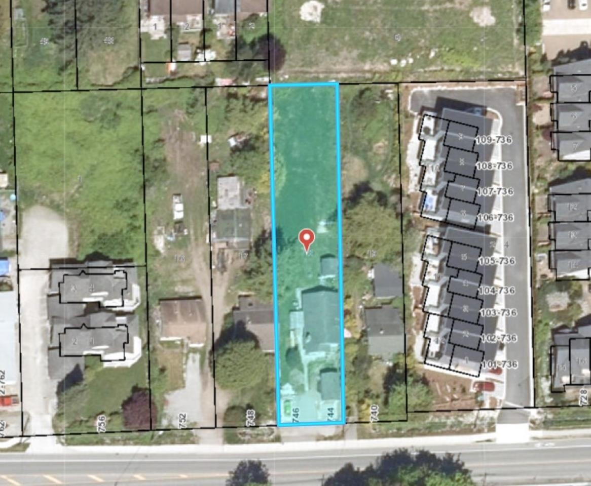 Primary Bathroom Photo of 746 Gibsons Way, Gibsons, BC