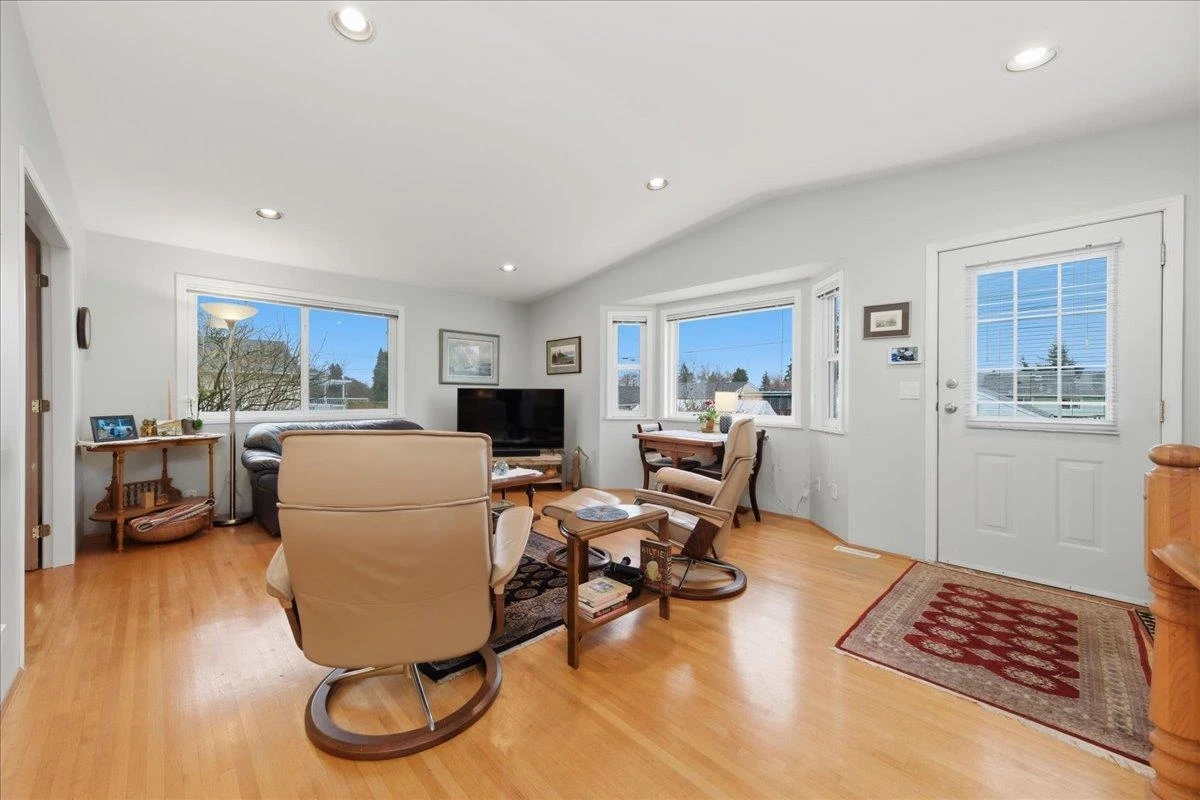 Dining Area Photo of 3776 Arbor Street, Burnaby, BC