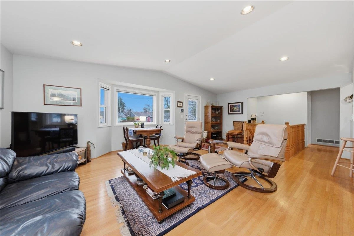 Family Room Photo of 3776 Arbor Street, Burnaby, BC