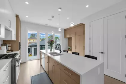 1 560 W 63rd Avenue, Vancouver, BC, Vancouver — Half Duplex for sale