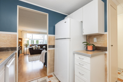 Kitchen Island Photo of 50 15875 20 Avenue, Surrey, BC