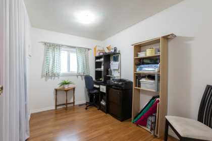 Office / Den Photo of 50 15875 20 Avenue, Surrey, BC