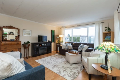 Walk-In Closet Photo of 50 15875 20 Avenue, Surrey, BC
