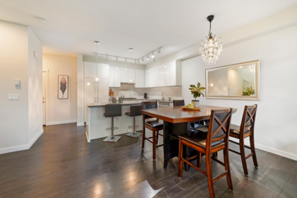 Kitchen Island Photo of 17 5510 Admiral Way, Delta, BC