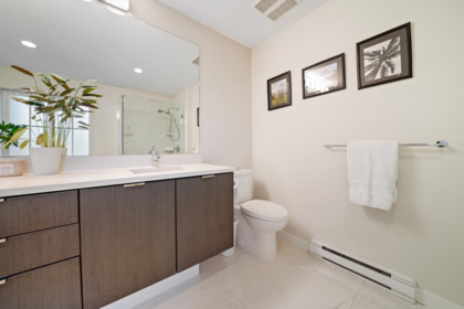 Powder Room Photo of 17 5510 Admiral Way, Delta, BC