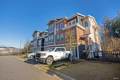 9 8370 202b Street, Langley, BC, Langley — Townhouse for sale