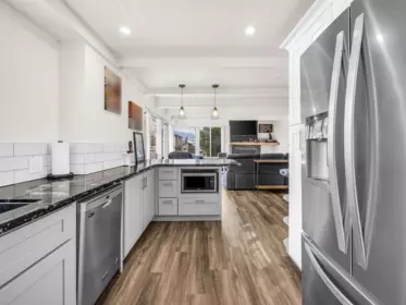 Kitchen Island Photo of 4862 Oxford Street, Burnaby, BC