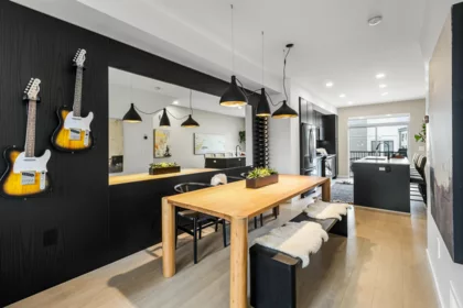 Kitchen Island Photo of 3 2886 Montrose Avenue, Abbotsford, BC