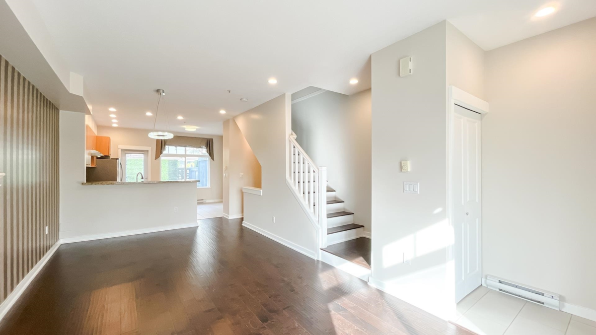 Dining Area Photo of 7425 Columbia Street, Vancouver, BC