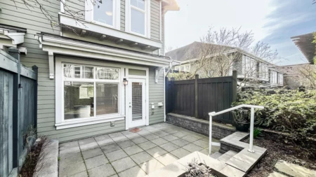 Entry Foyer Photo of 7425 Columbia Street, Vancouver, BC