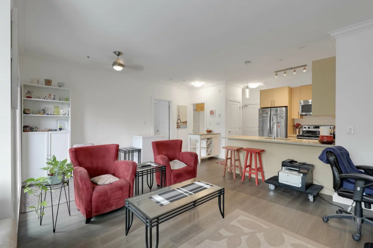 Family Room Photo of 302 11566 224 Street, Maple Ridge, BC