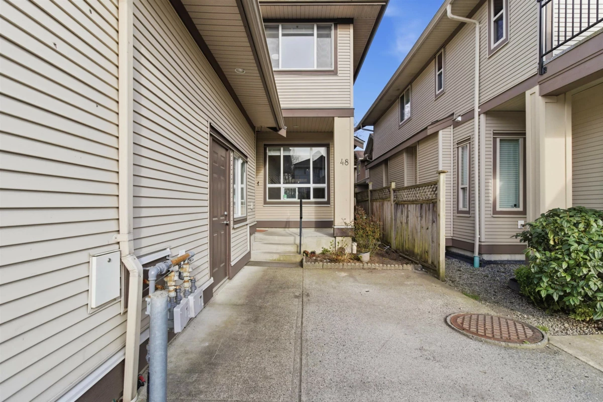 Living Room Photo of 48 15168 66a Avenue, Surrey, BC