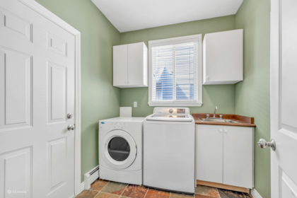 Laundry Room Photo of 16215 79a Avenue, Surrey, BC
