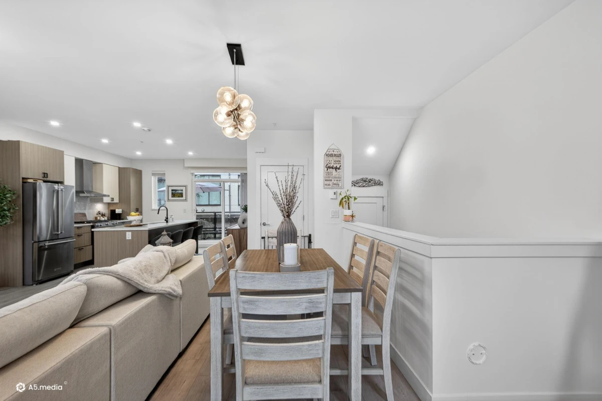 Family Room Photo of 118 7947 209 Street, Langley, BC