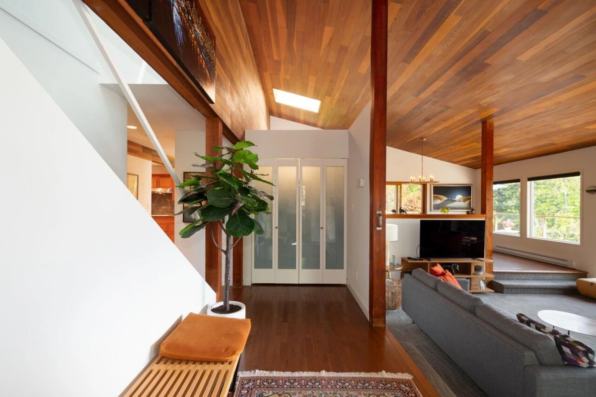 Family Room Photo of 896 Taylor Road, Bowen Island, BC