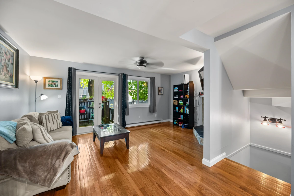 Living Room Photo of 38 27125 31a Avenue, Langley, BC