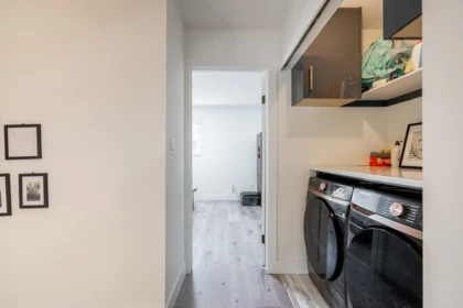 Guest Bathroom Photo of 13941 80a Avenue, Surrey, BC