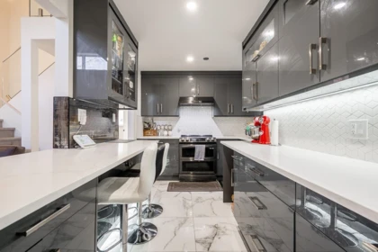 Kitchen Photo of 13941 80a Avenue, Surrey, BC