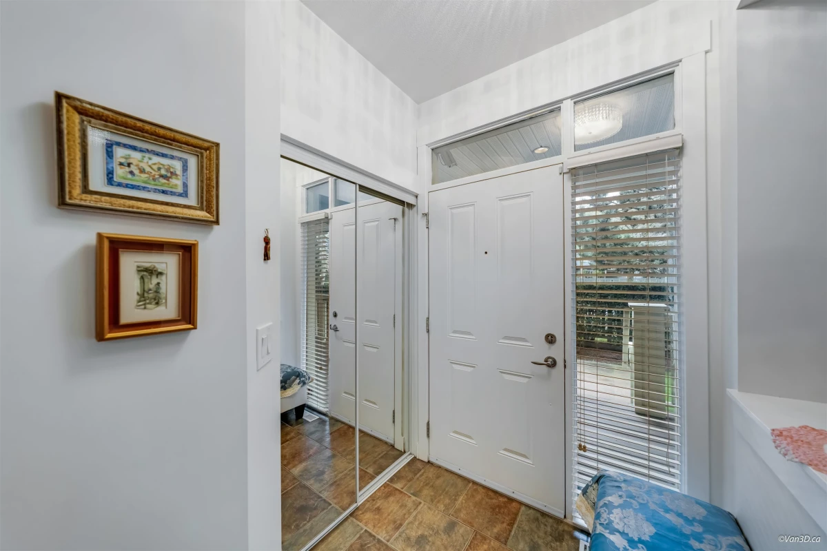 Dining Area Photo of 6 15237 36 Avenue, Surrey, BC