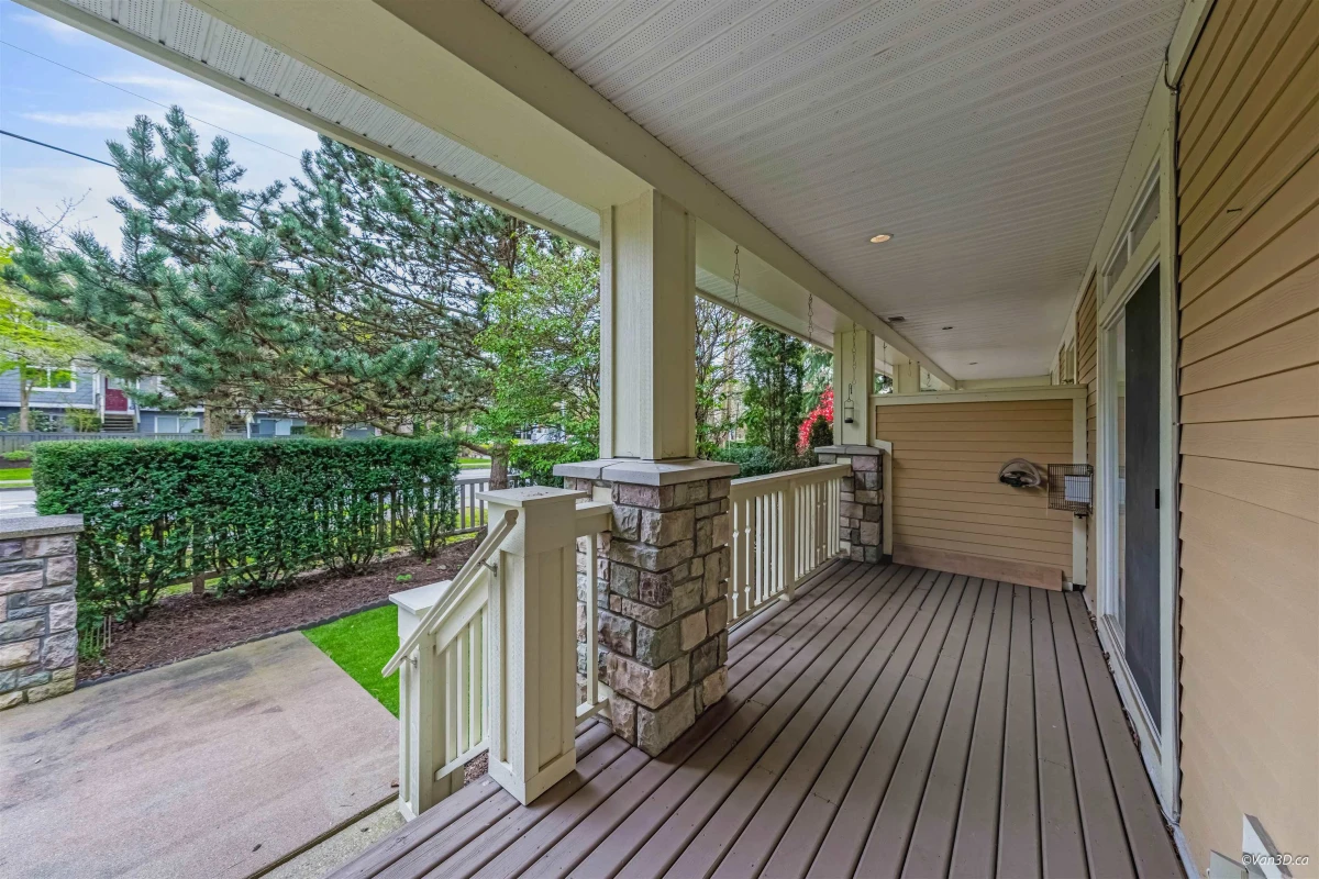 Family Room Photo of 6 15237 36 Avenue, Surrey, BC
