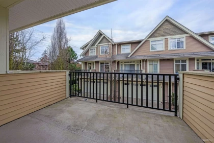 Basement Recreation Room Photo of 6 15237 36 Avenue, Surrey, BC